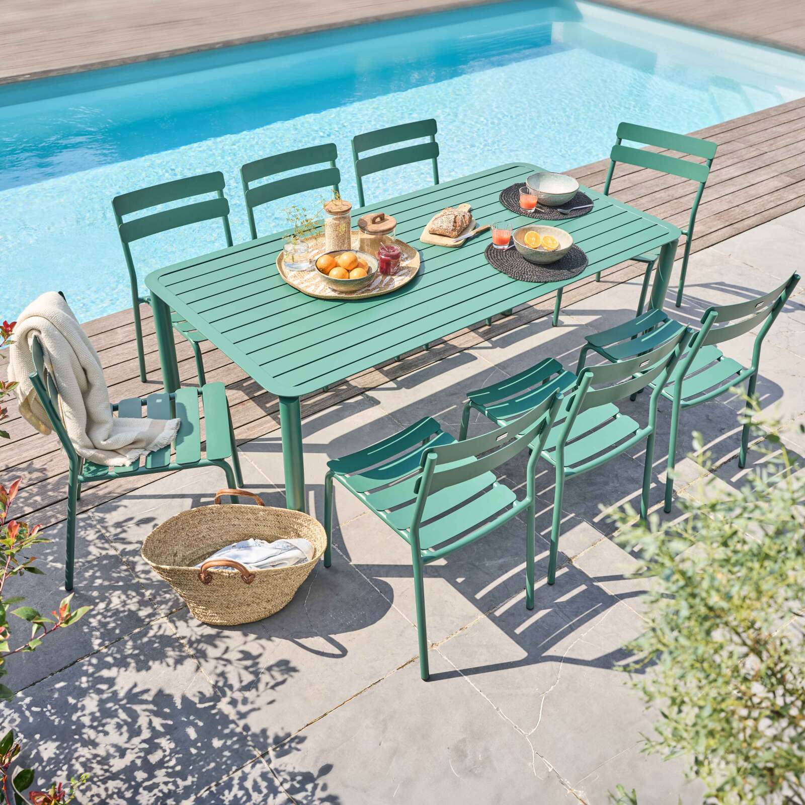 Table de terrasse rectangulaire 185 x 92 cm et 8 chaises en aluminium