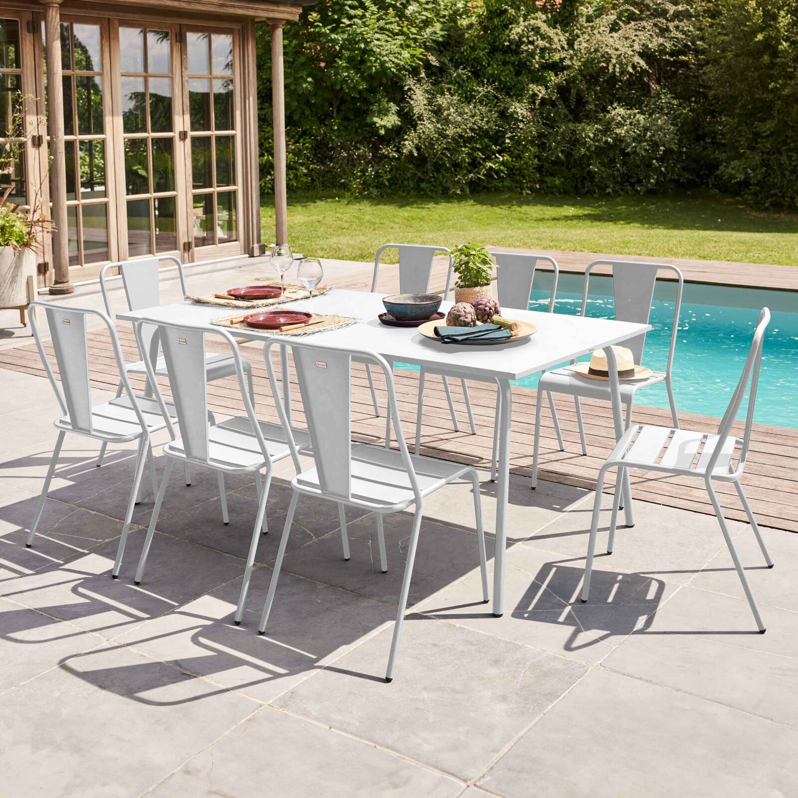 Table rectangulaire en métal (180 cm) -  8 places