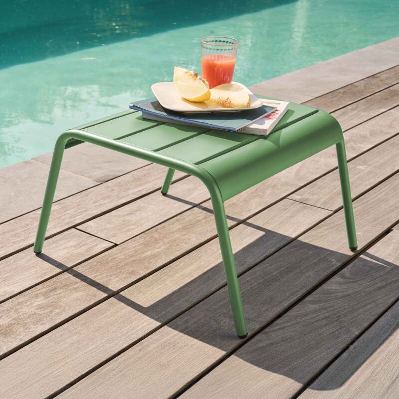 Repose-pieds en métal