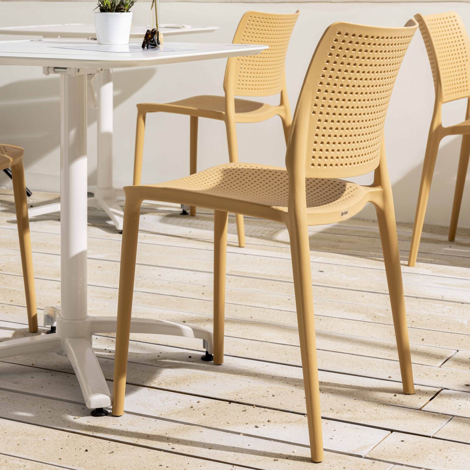 Chaises de restaurant ajourées en plastique - Lot de 4