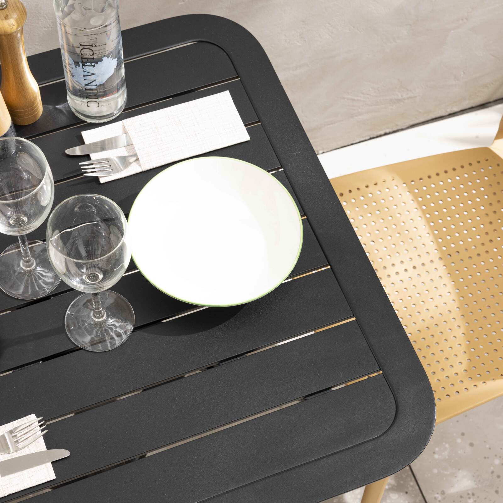 Table de terrasse 60x60 cm inclinable en aluminium