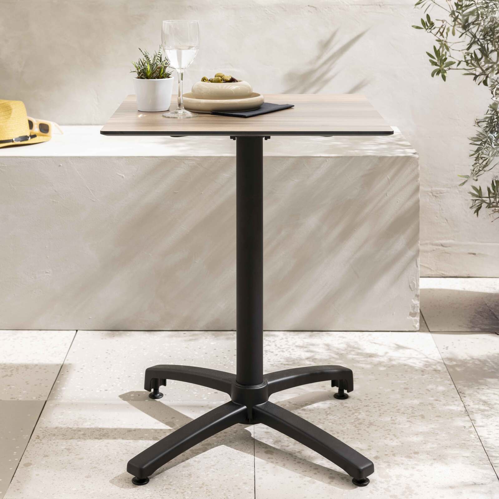 Table de restaurant carrée (70x70 cm) inclinable en HPL