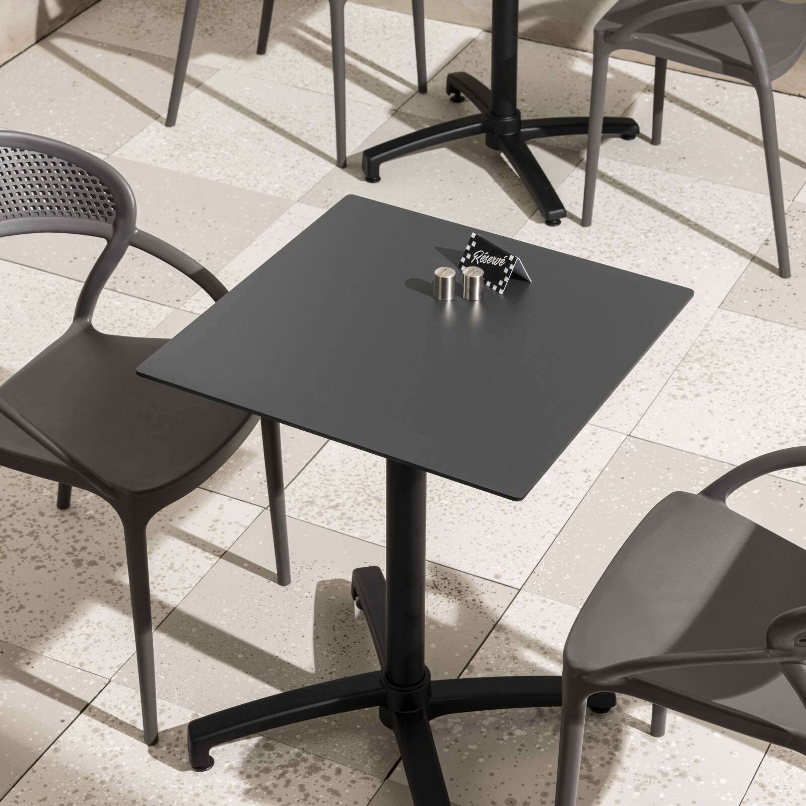 Table de restaurant carrée (60x60 cm) inclinable en HPL