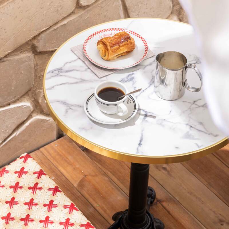 Table de terrasse en contreplaqué stratifié avec bord en aluminium ⌀60 cm et 2 chaises style bistrot parisien