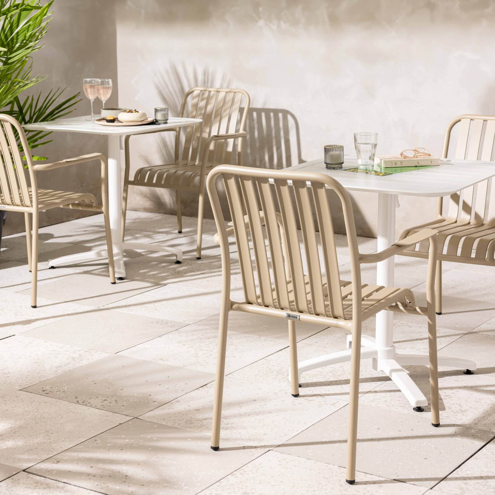 Chaise de terrasse de restaurant en aluminium avec accoudoirs