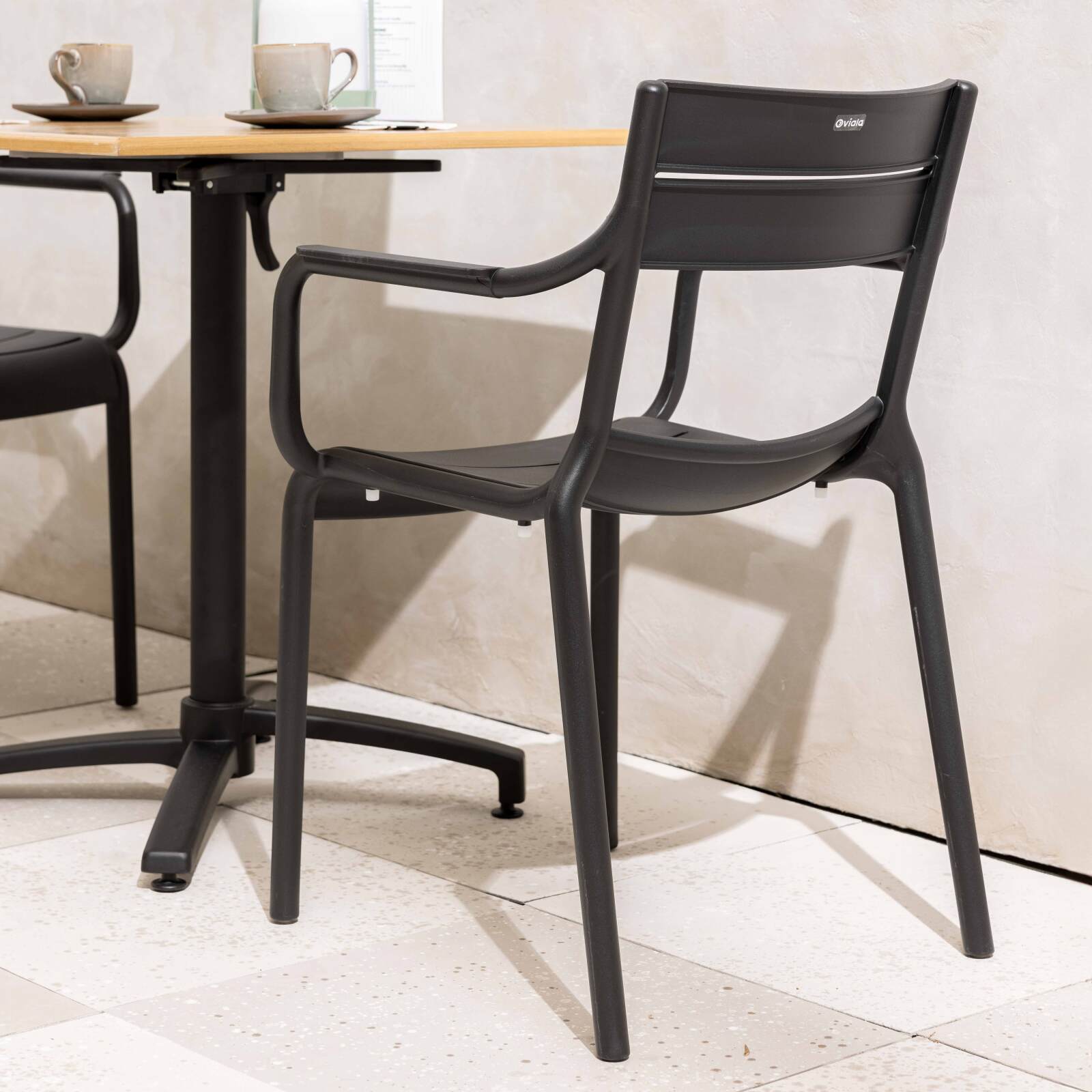 Chaises de terrasse en plastique avec accoudoirs - Lot de 4