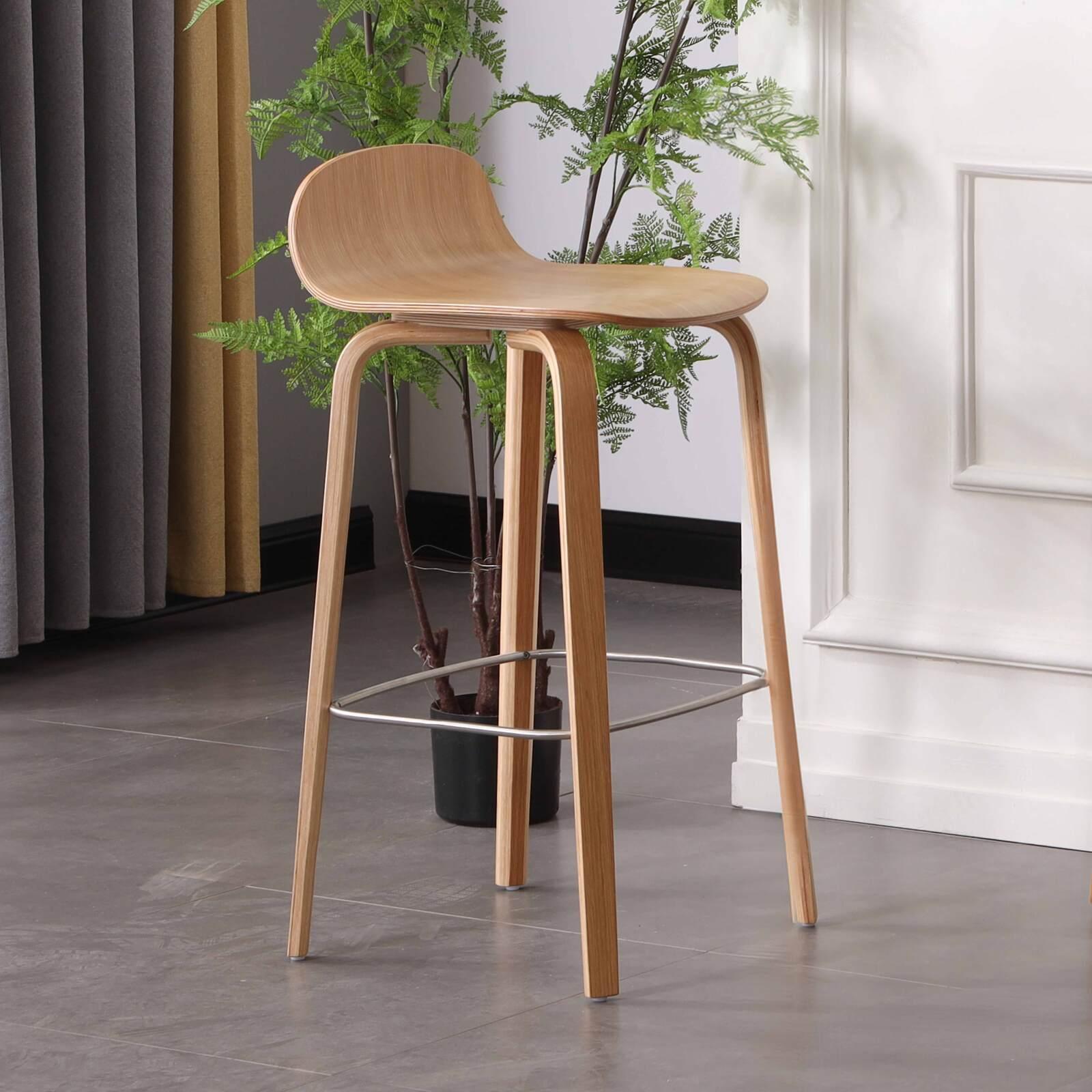 Chaise haute en contreplaqué