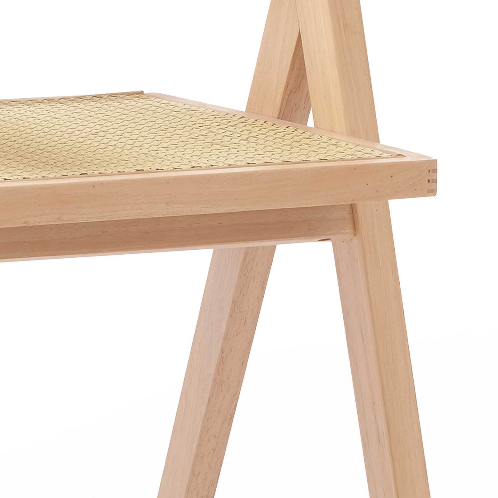 Lot de 2 chaises avec accoudoirs en rotin naturel et bois massif FSC® Lot de 2 chaises avec accoudoirs en rotin naturel et bois massif FSC®