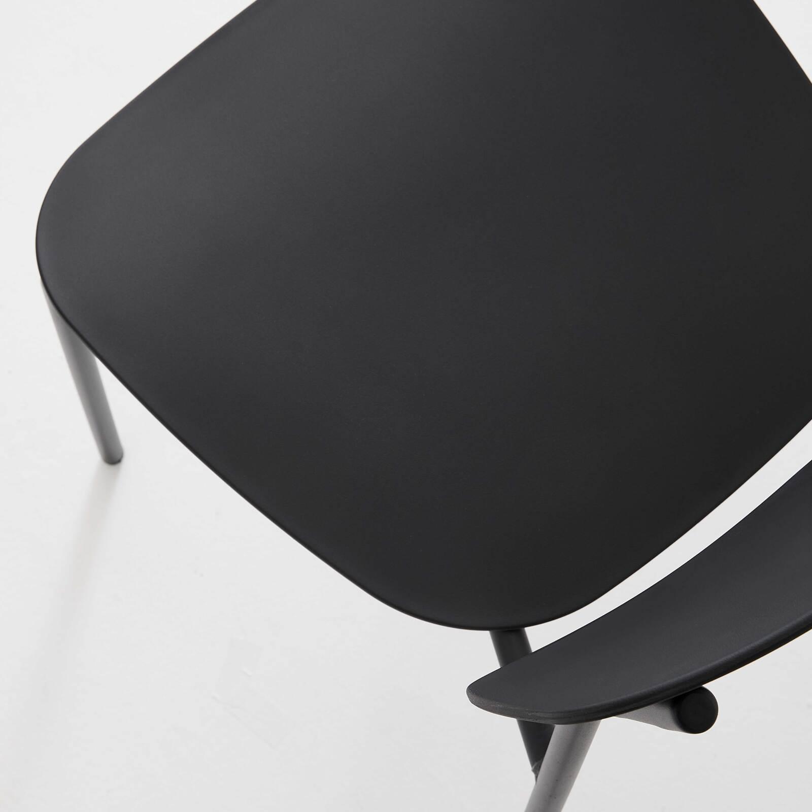 Lot de 2 chaises en acier et plastique