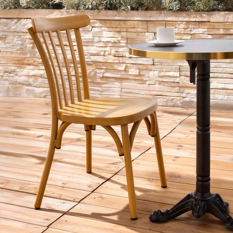 Chaise de restaurant ajourée en aluminium (3/7)