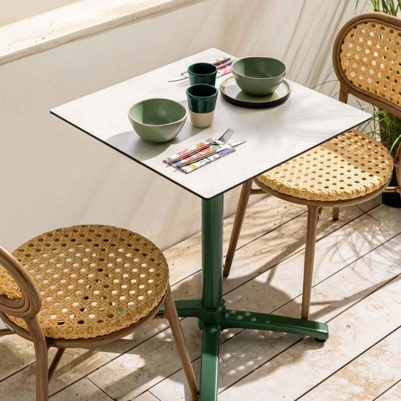 Chaise de restaurant en aluminium et rotin synthétique