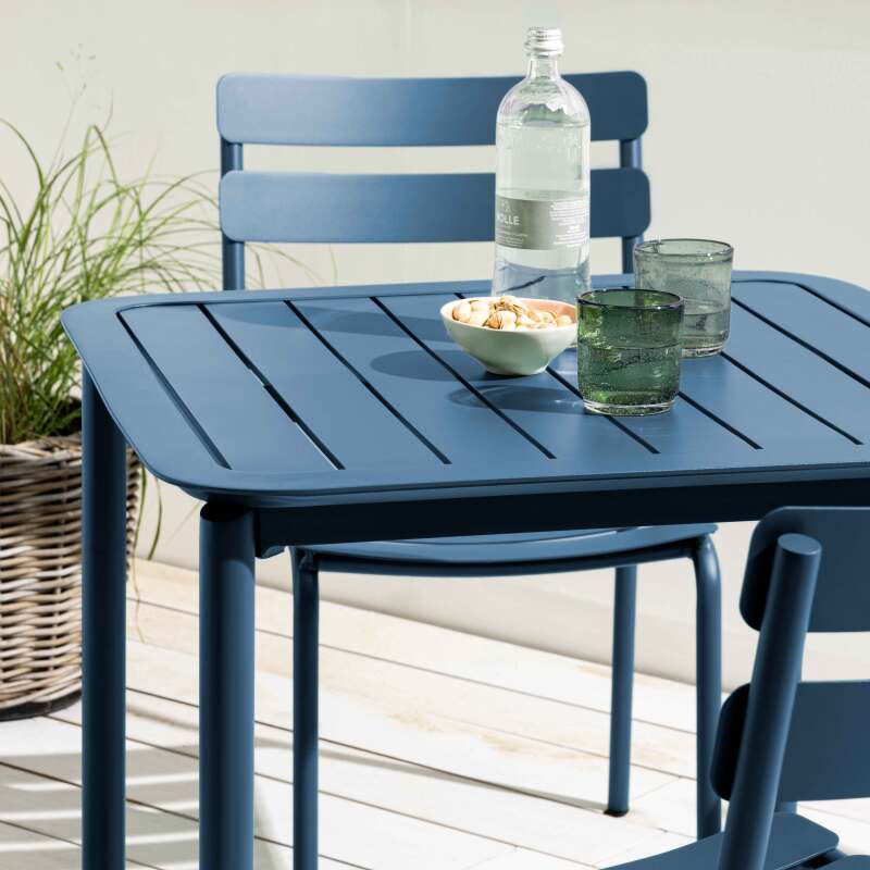 Table de terrasse carrée 70 x 70 cm et 4 chaises en aluminium (2/7)