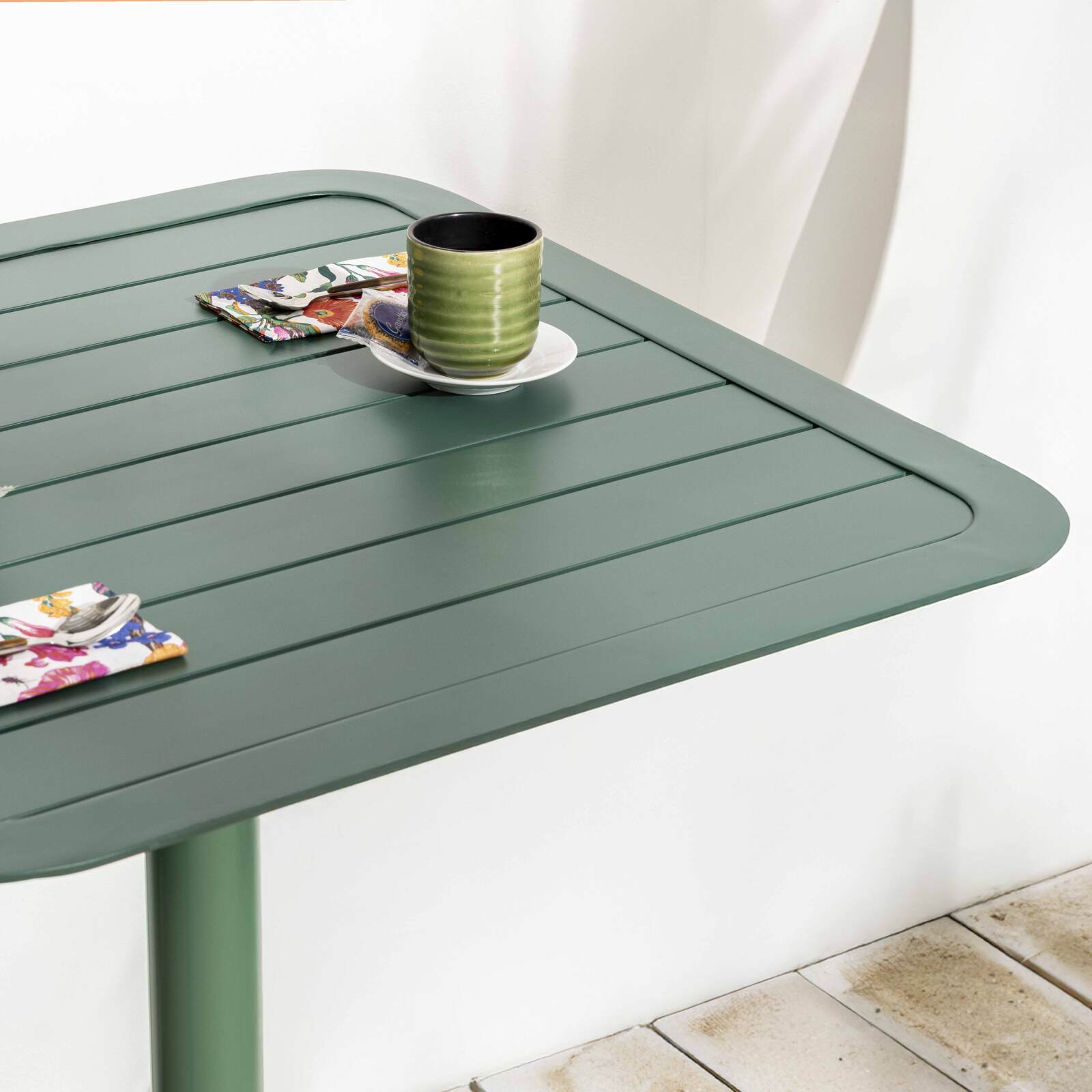 Plateau de table de terrasse carré 60 x 60 cm en aluminium Plateau de table de terrasse carré 60 x 60 cm en aluminium