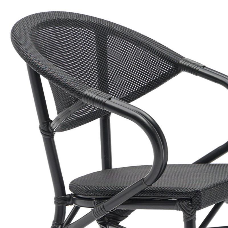Chaise de terrasse style bistrot parisien en aluminium et rotin synthétique avec accoudoirs