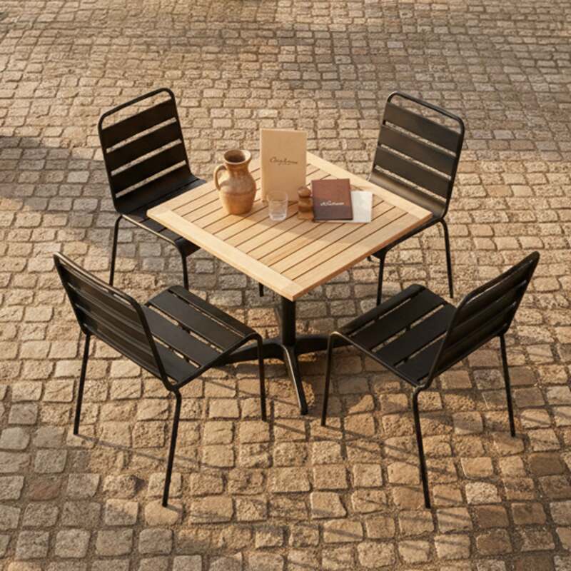 Table de terrasse bistrot carrée en bois 70x70 cm et 4 chaises en métal