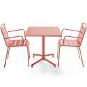 Table de terrasse de restaurant bistrot carrée inclinable en métal avec pied encastrable 70x70 cm et 2 chaises avec accoudoirs