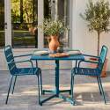 Table de terrasse de restaurant bistrot carrée inclinable en métal avec pied encastrable 70x70 cm et 2 chaises avec accoudoirs