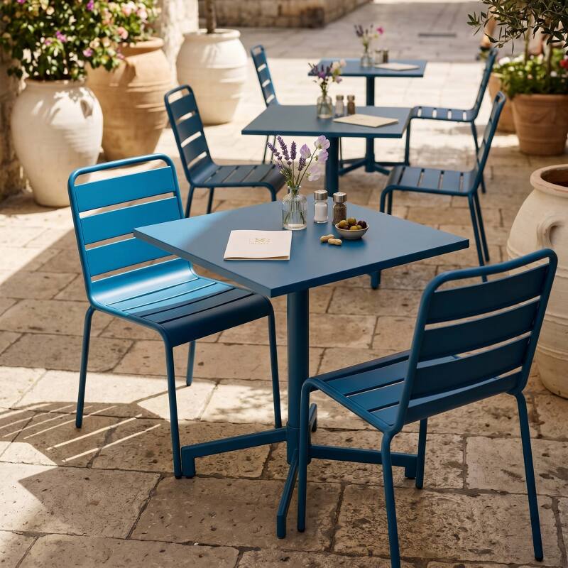 Table de terrasse de restaurant bistrot carré inclinable en métal avec pied encastrable 70x70 cm et 2 chaises (6/8)