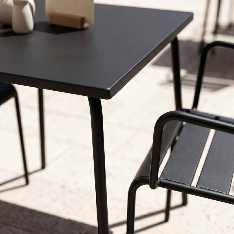 Table de terrasse bistrot carrée en métal 70x70 cm et 2 chaises avec accoudoirs (4/7)
