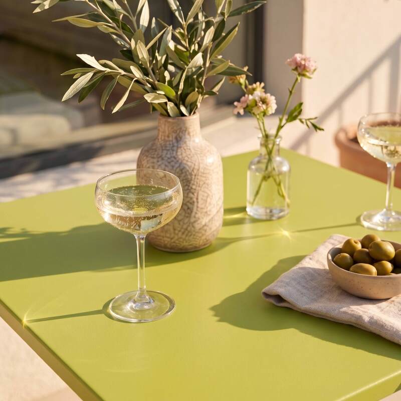 Table de terrasse bistrot carrée en métal 70x70 cm et 2 chaises (2/7)