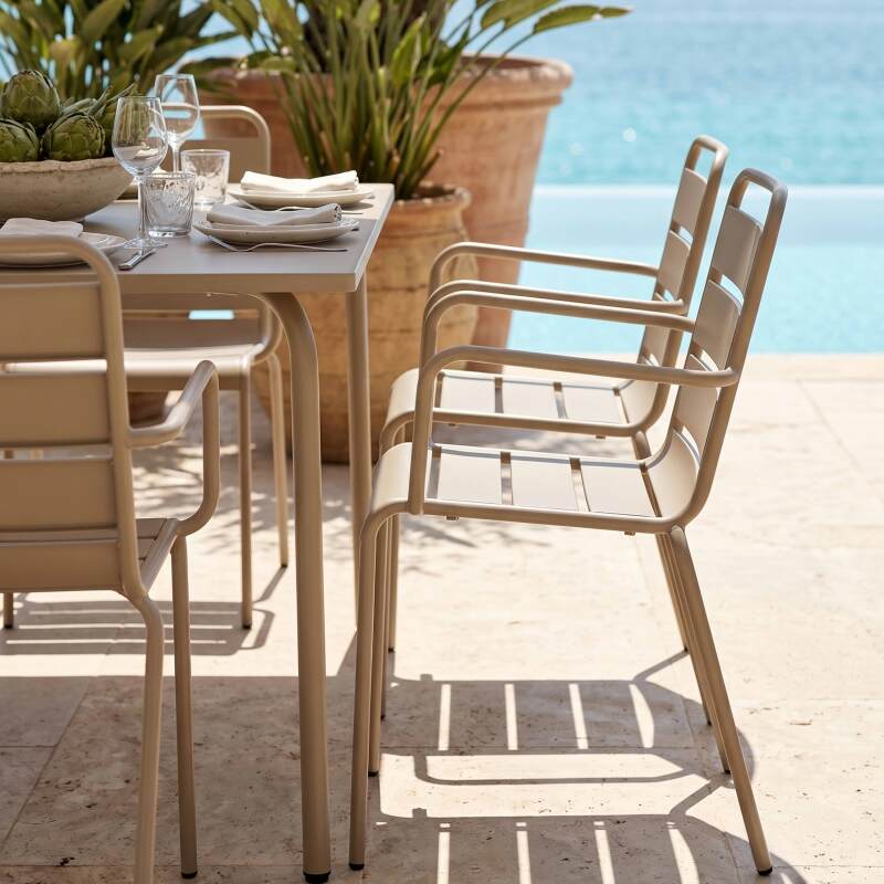 Table de terrasse carrée en métal 120x120 cm et 8 chaises avec accoudoirs (3/7)