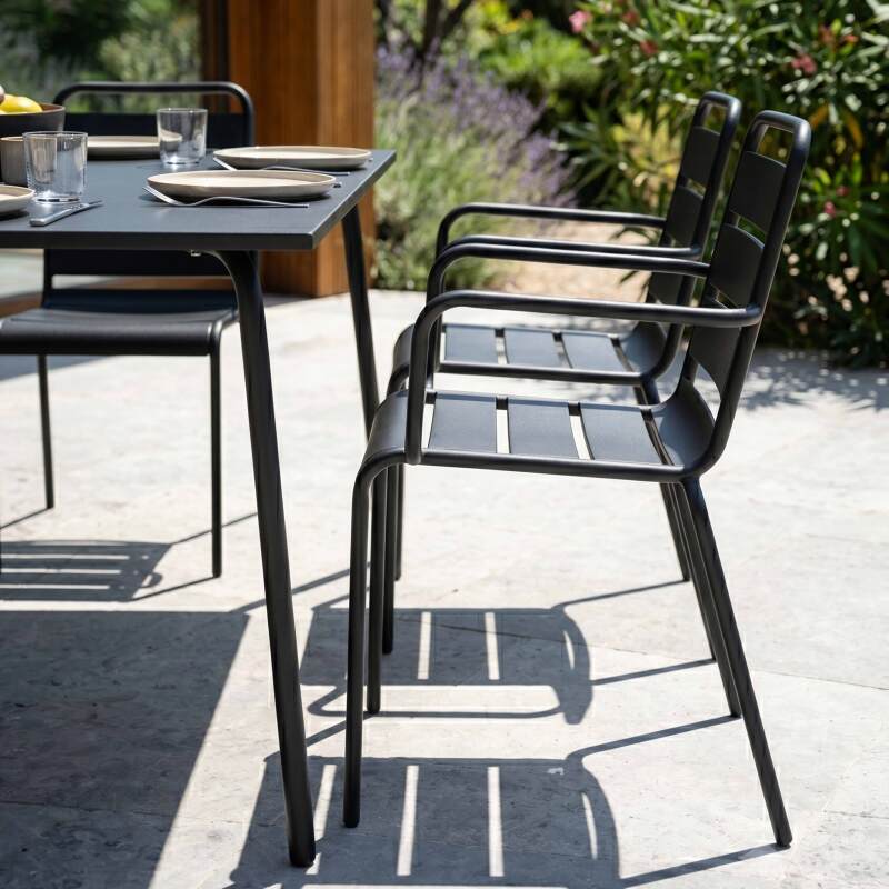 Table de terrasse carrée en métal 120x120 cm et 8 chaises avec accoudoirs (3/7)