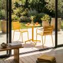 Table de terrasse bistrot ronde inclinable en métal avec pied encastrable 70x70 cm et 2 chaises avec accoudoirs