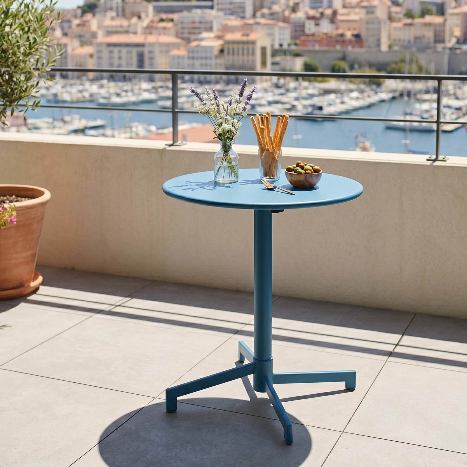 Table de terrasse bistrot ronde inclinable en métal avec pied encastrable 70x70 cm et 2 chaises avec accoudoirs