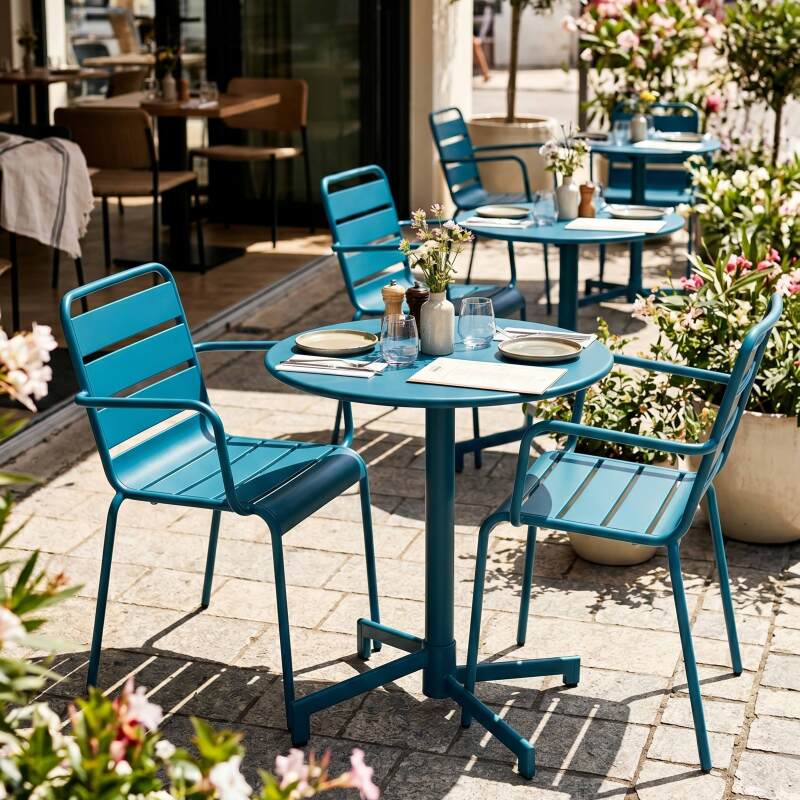 Table de terrasse bistrot ronde inclinable en métal avec pied encastrable 70x70 cm et 2 chaises avec accoudoirs (7/11)