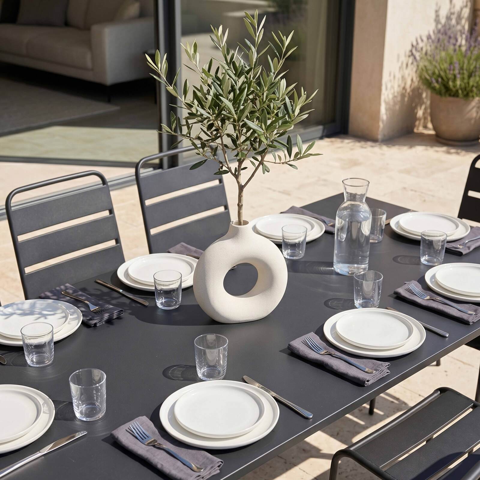 Ensemble table rectangulaire 180 cm et 8 chaises en métal