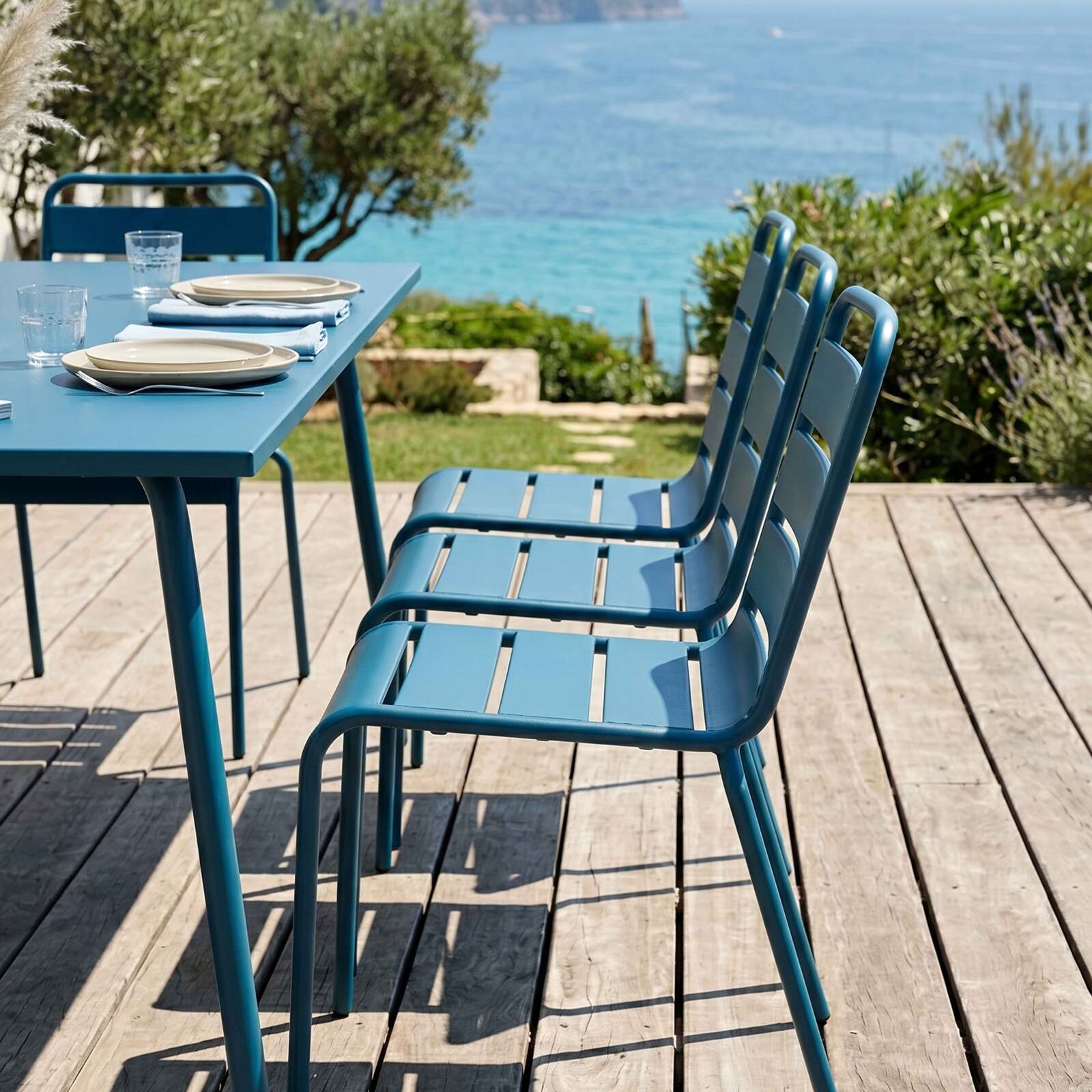 Ensemble table rectangulaire 180 cm et 8 chaises en métal