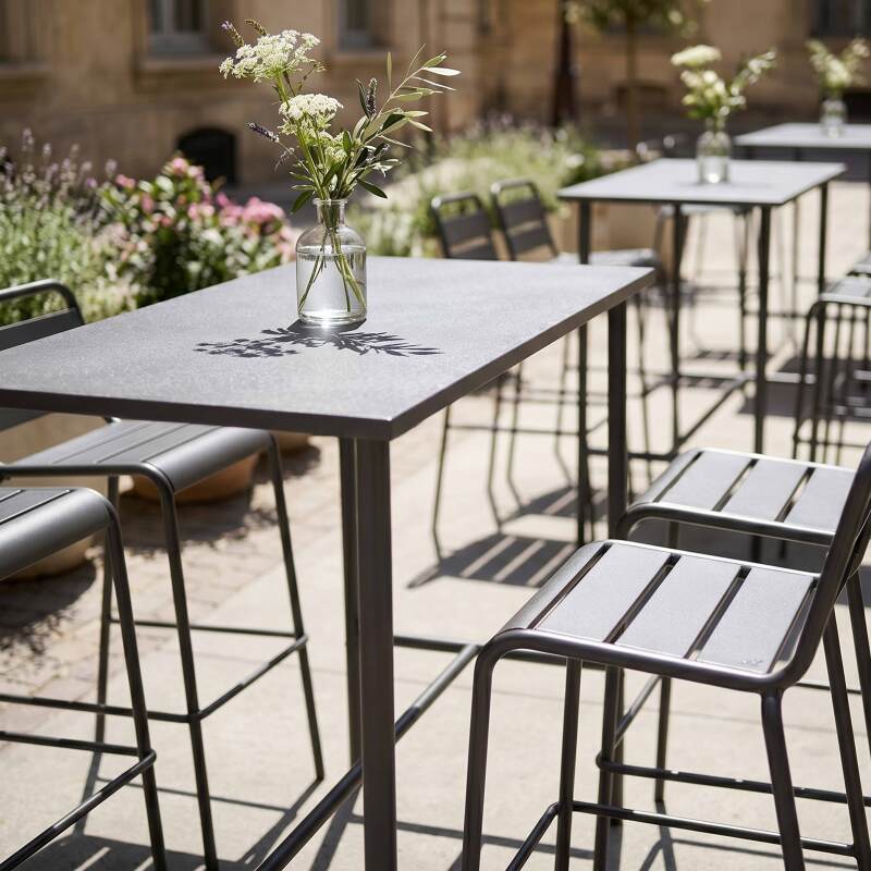 Table haute de terrasse en métal 120x60 cm et 4 chaises hautes (6/7)