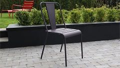 Chaise de terrasse noire bistrot