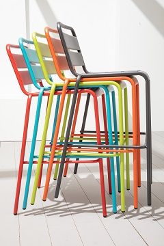 Tabouret extérieur en métal coloré empilable