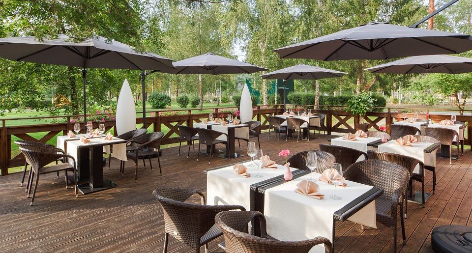 Quelle chaise de terrasse pour les professionnels ? - Mobeventpro