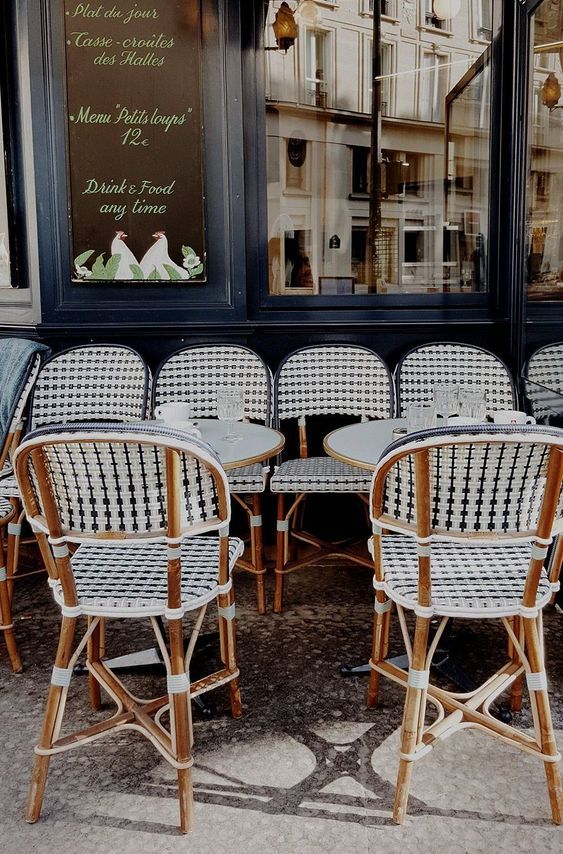 Chaise de terrasse bistrot en rotin