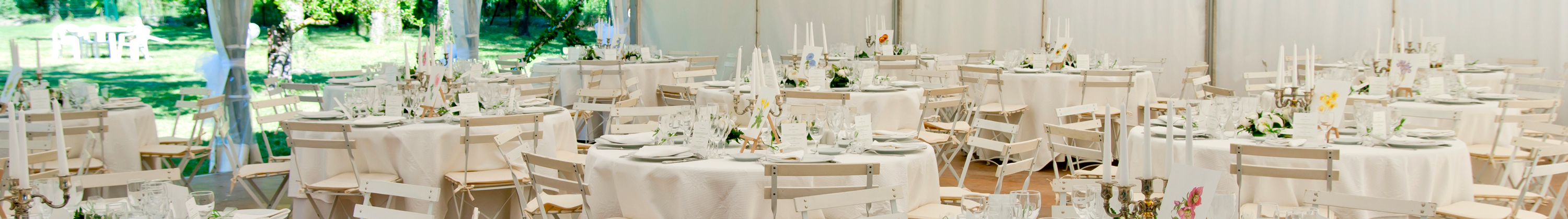 une table pliante et ses accessoires