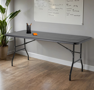 La table pliante d'appoint pour toutes vos réunions
