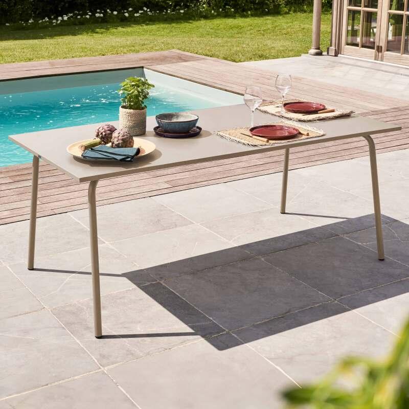 Table rectangulaire en métal (180 cm) -  8 places